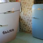 We paint the old Sovdepovsky refrigerator