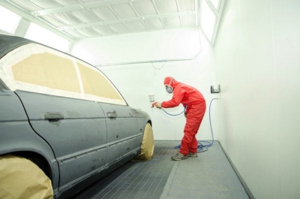 Application of a primer on a car