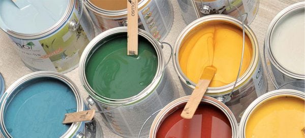 Pinturas de diferentes colores para madera.