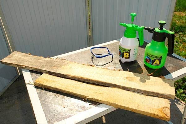 Mildew remedy on wood