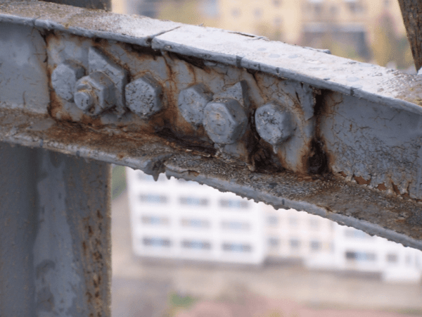 Crevice corrosion in joints of metal structures