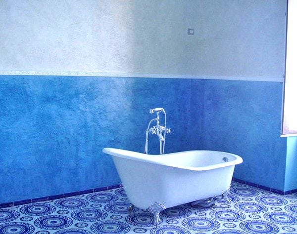 Blue painted bathroom