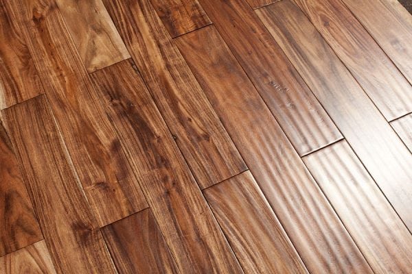 Polyurethane varnished floor