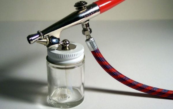 Manual spray gun for painting