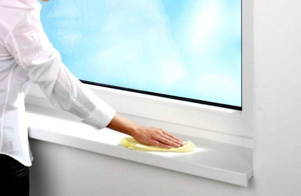 Removing paint from a plastic window sill