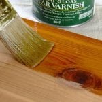 Application of alkyd varnish