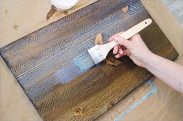 Strengthening the surface layer of wood after priming