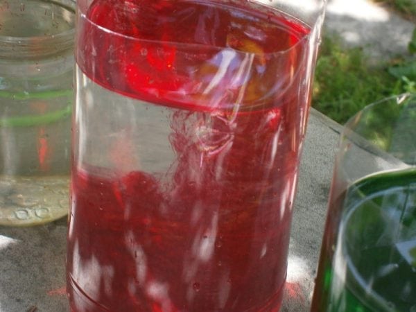 Dissolving dry paint in water