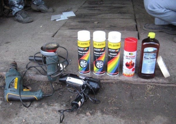 Materials and tools for spray painting