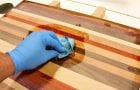 Protecting a wooden surface with oil