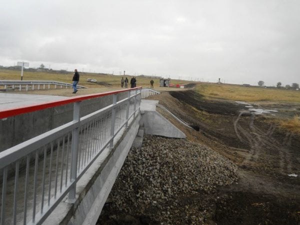 The fence of the bridge is protected from weathering GF-021