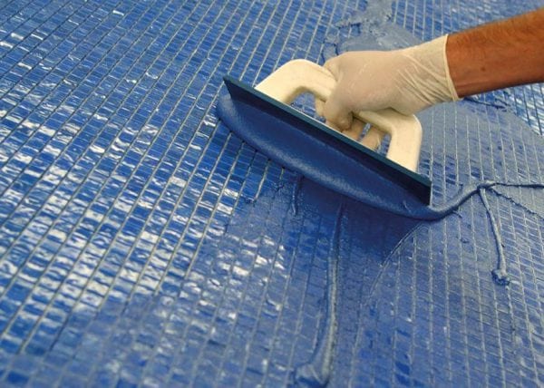 Grout epoxy boleh digunakan untuk sendi ubin grout di kolam renang