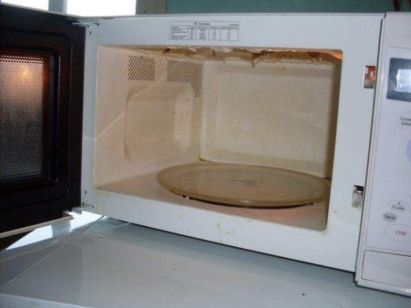 Peeling paint in the microwave