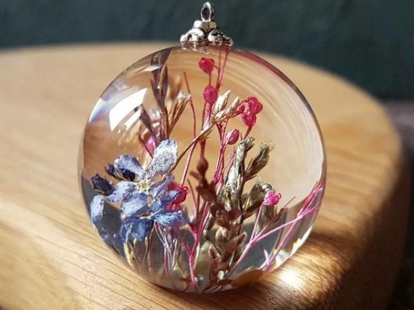 Clear resin jewelry