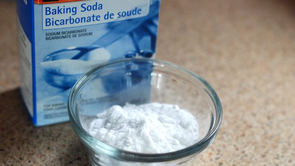 Using soda to fight mold on walls