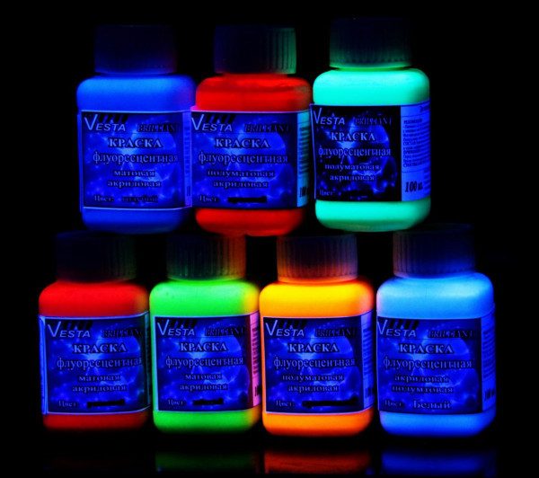 Fluorescent colors glow in the dark