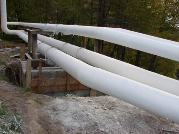 Thermal insulation paint is used for painting pipelines