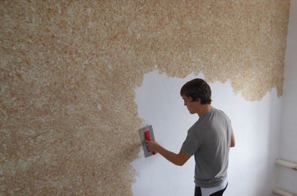 Application of liquid wallpaper