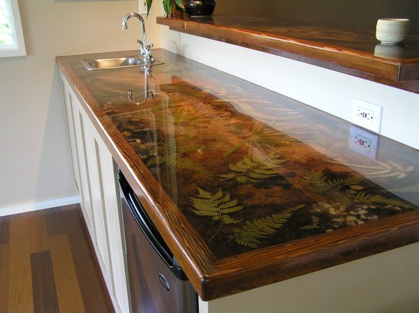 Resin and wood worktop