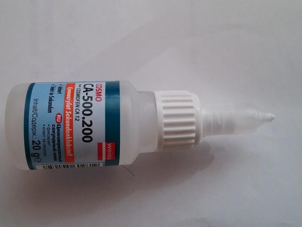 Cyanoacrylate second adhesive