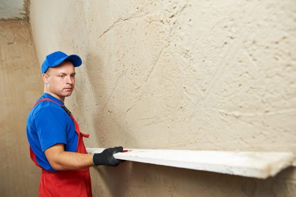 Preparing a wall for laying tiles