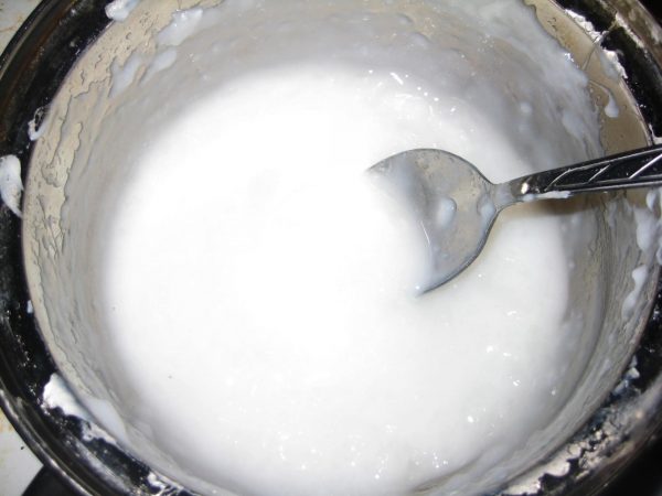 Preparation of a composition based on flour