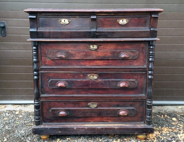 Old chest of drawers