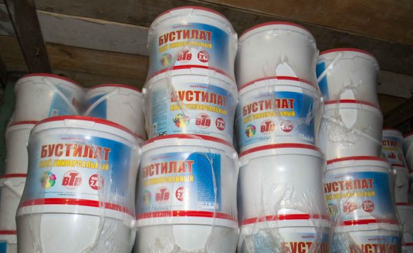 Bustilate in plastic buckets