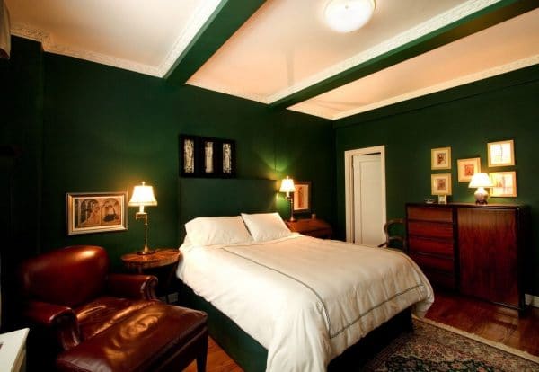 Bedroom in dark green