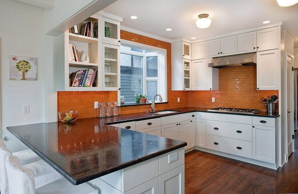 Terracotta apron in the kitchen