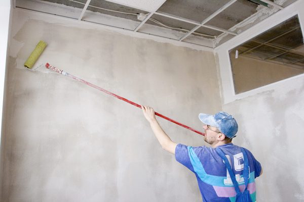 Surface preparation for decorative plaster