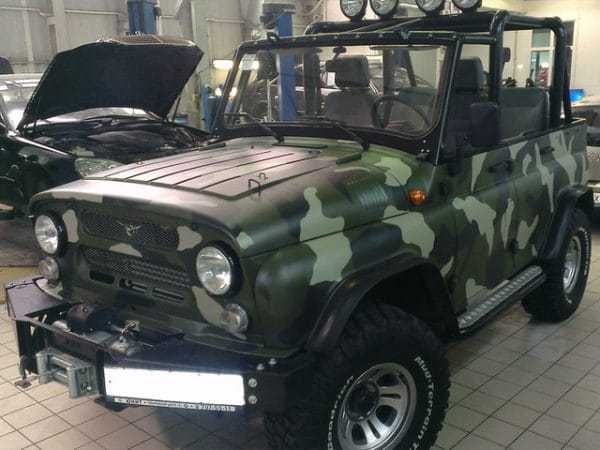 Penyamaran di UAZ 469