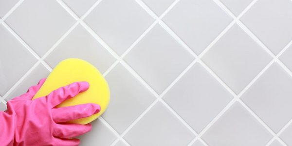 Tile cleaning in the bathroom