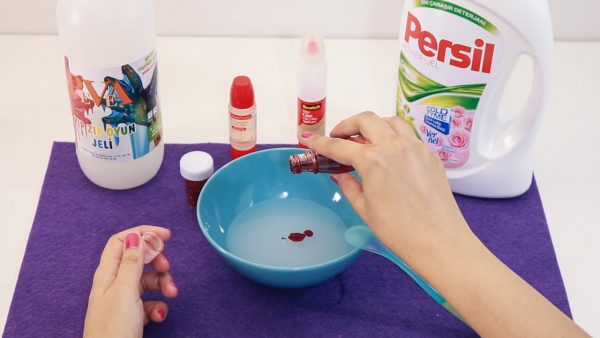 Produksjon av plasticine fra PVA og vaskemidler