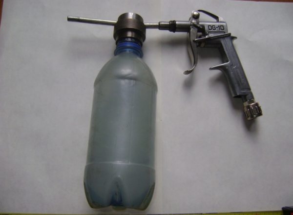 The device with a tank out of the bottle