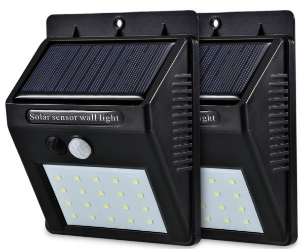 Lampu dinding dengan sensor gerakan dan panel solar