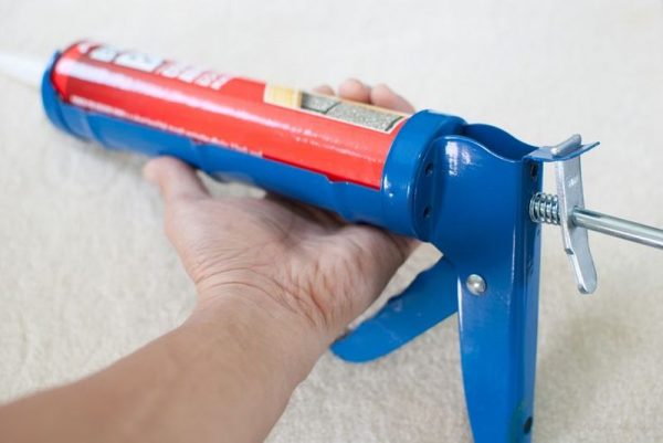 Sealant gun