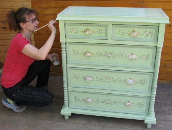 Painting old furniture