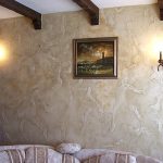 Venetian stucco in the interior of the room