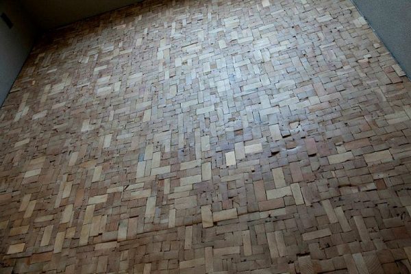 Floor from scraps of wooden blocks