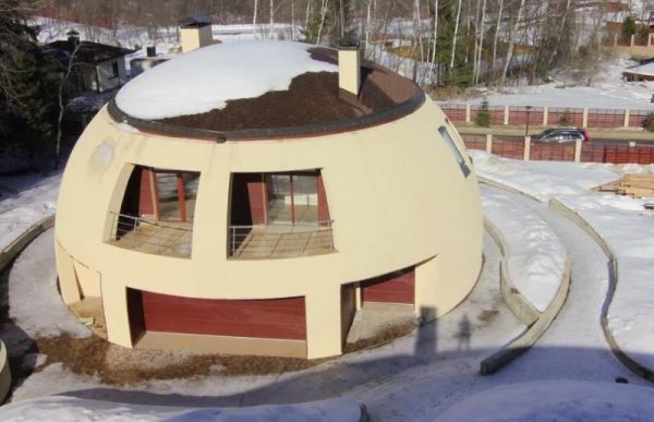 Dome House with Balcony