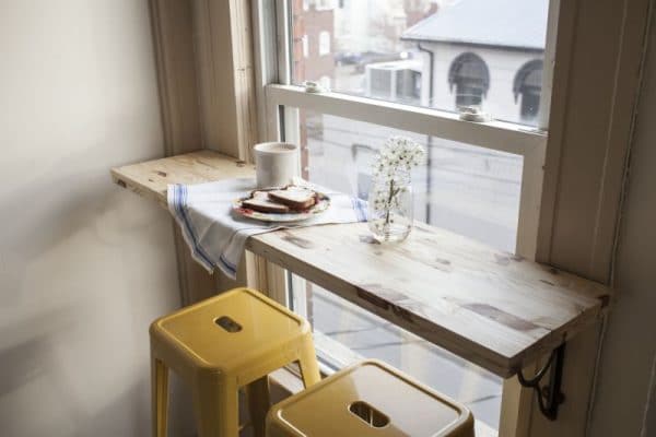 Sill bar counter in the kitchen