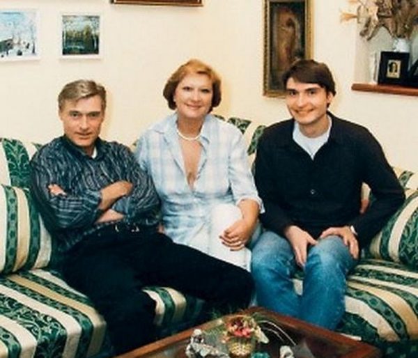 With his wife and son in an apartment on Tverskaya