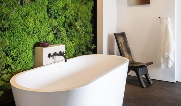 Bathroom with vertical landscaping