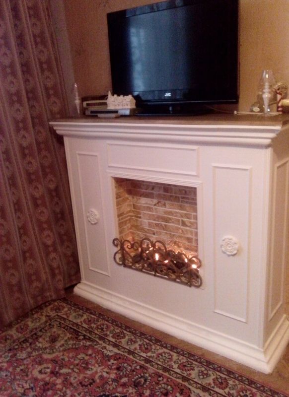 Fireplace decoration with plaster putty