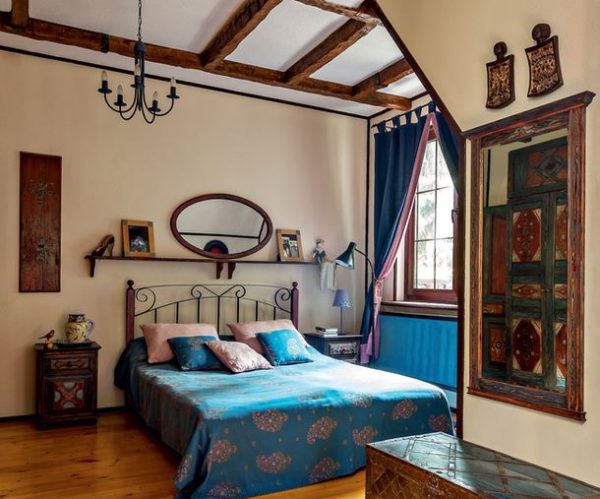 Bedroom interior in the house of Leonid Parfenov