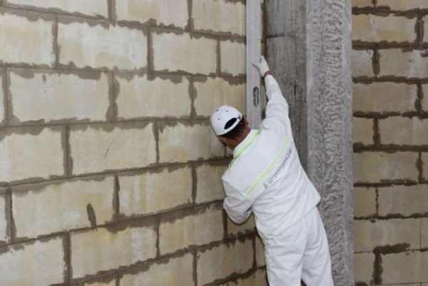 Preparing the base for plastering